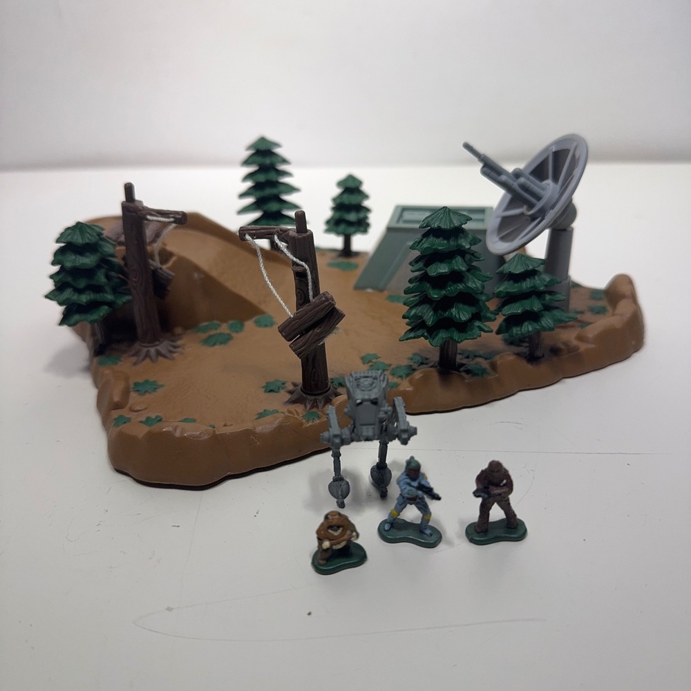 Galoob Star Wars Micro Machines Endor Forest Moon Playset w/ Figures incomplete